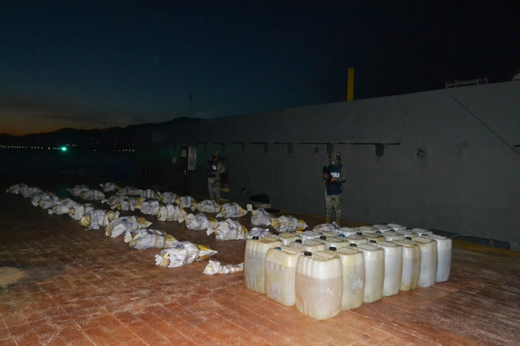 Asegura la SEMAR cargamento de 728 kilos de cocaína en Acapulco 8